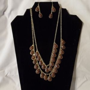 Necklace and earrings (b4)